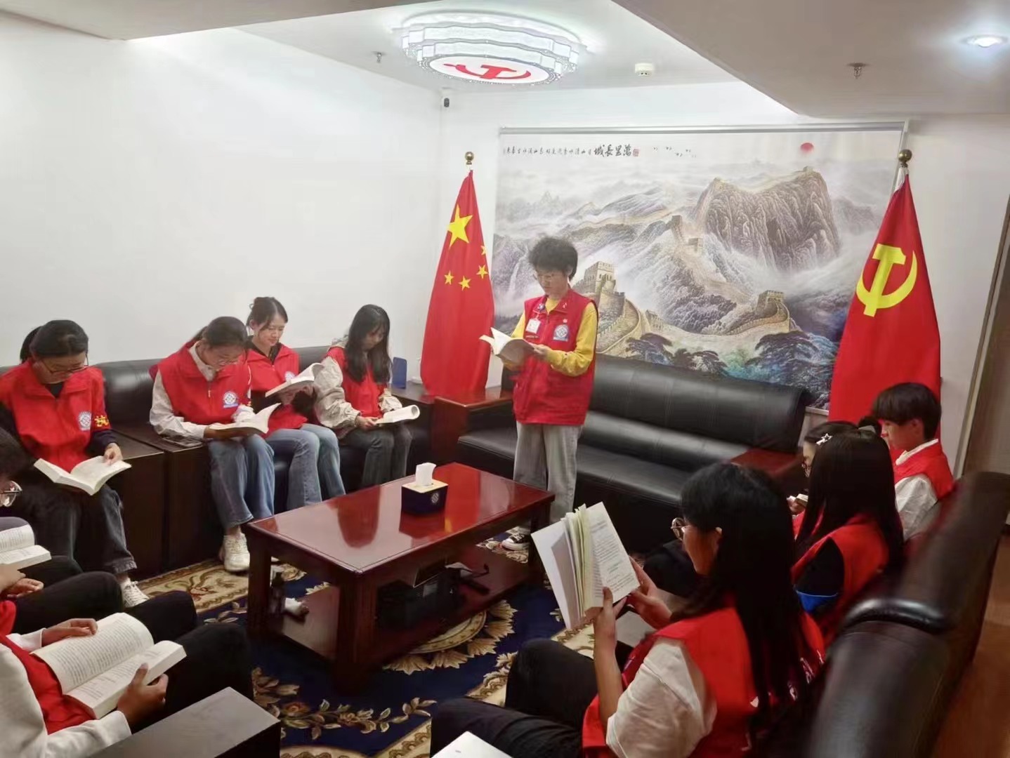 2023.10.21【学习百年党史 汲取奋进力量】（23N-3Nd-98Z-49C）2.jpg
