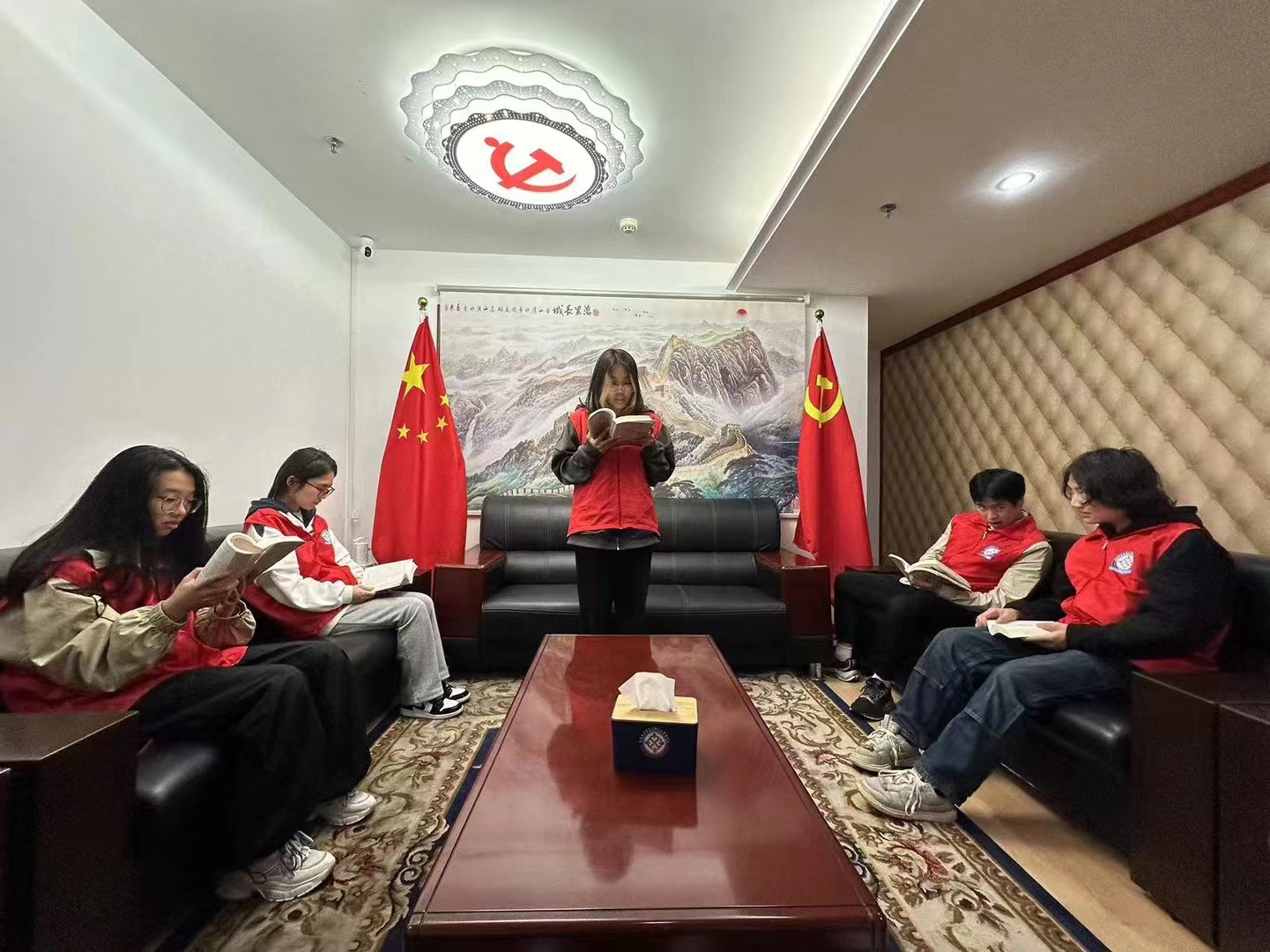 2024.4.14【学习百年党史 汲取奋进力量】（24N-4Nd-156Z-29C） (3).jpg
