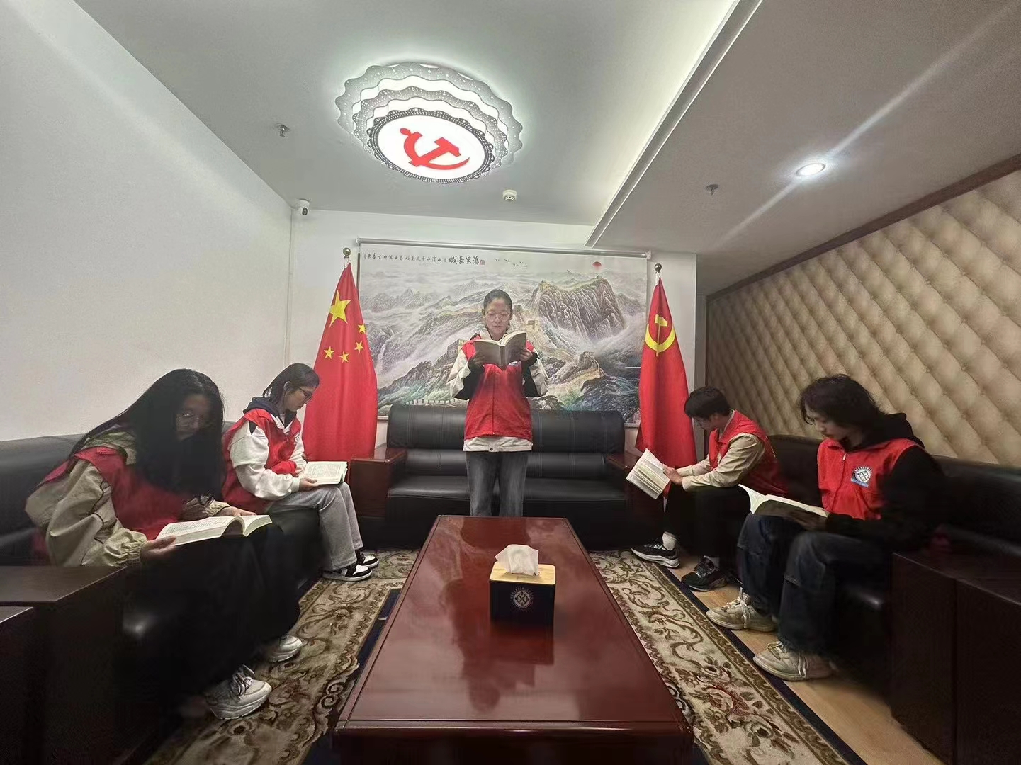 2024.4.14【学习百年党史 汲取奋进力量】（24N-4Nd-156Z-29C） (2).jpg