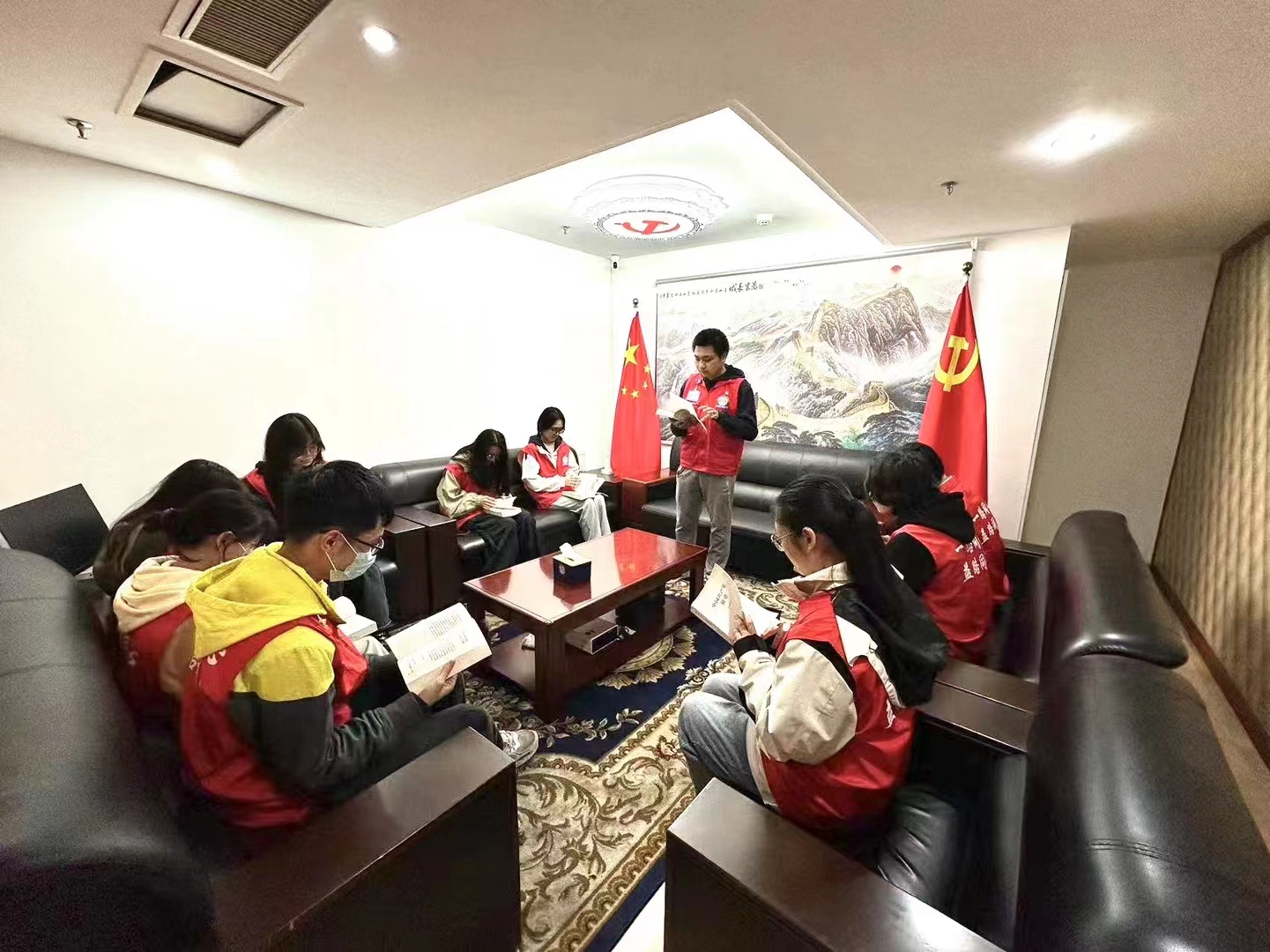 2024.4.14【学习百年党史 汲取奋进力量】（24N-4Nd-156Z-29C） (1).jpg
