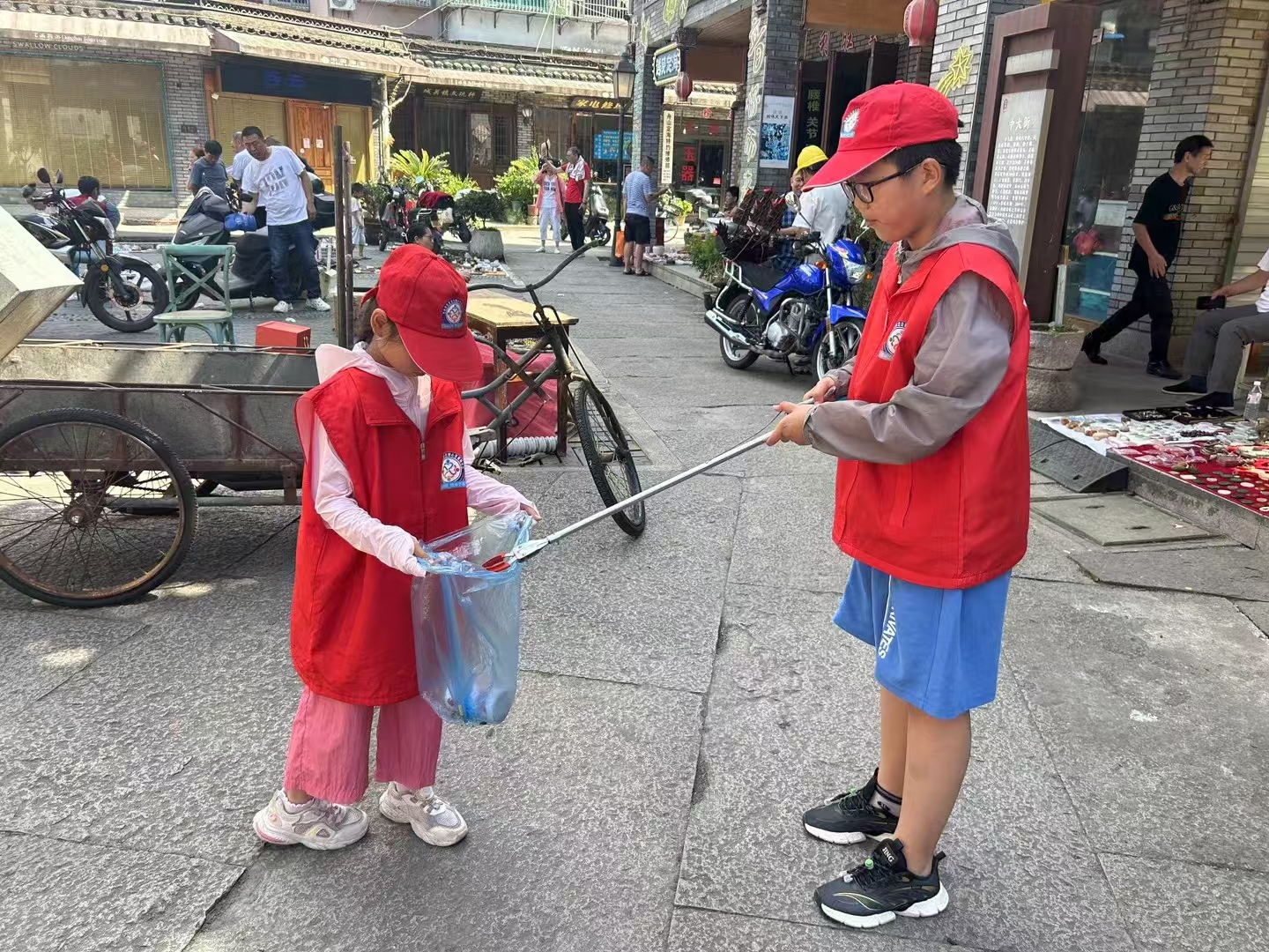 【大手拉小手 城市更美丽】（24N-4ND-321Z） (1).jpg
