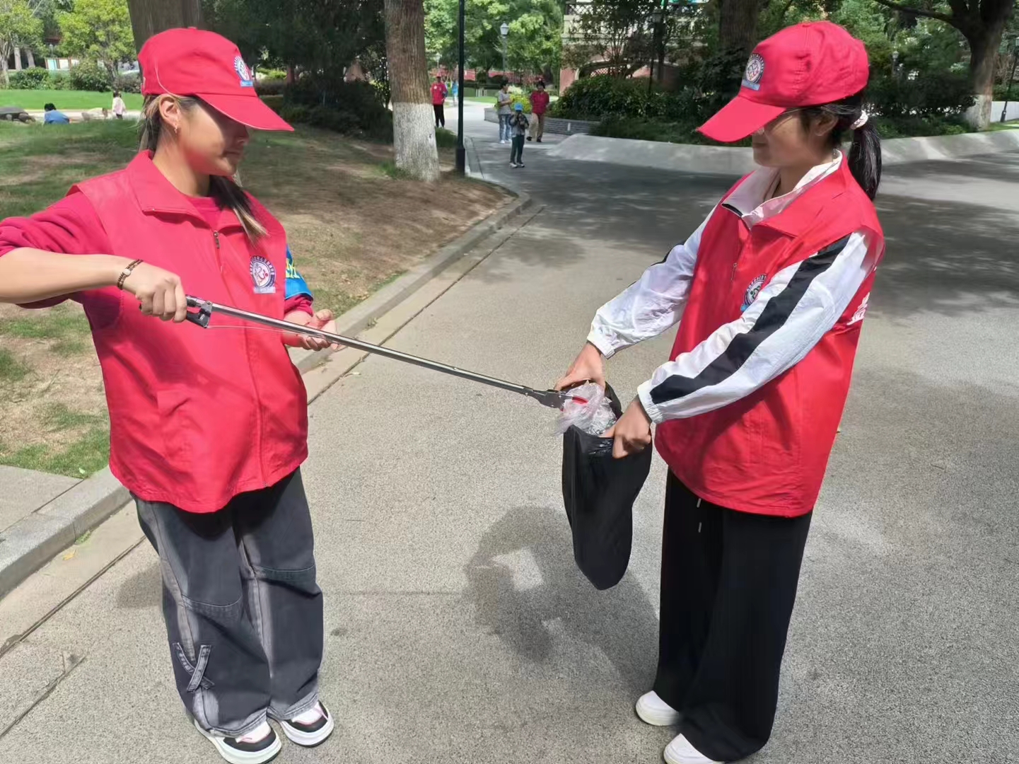 【大手拉小手 城市更美丽】（24N-4ND-327Z）    (1).jpg