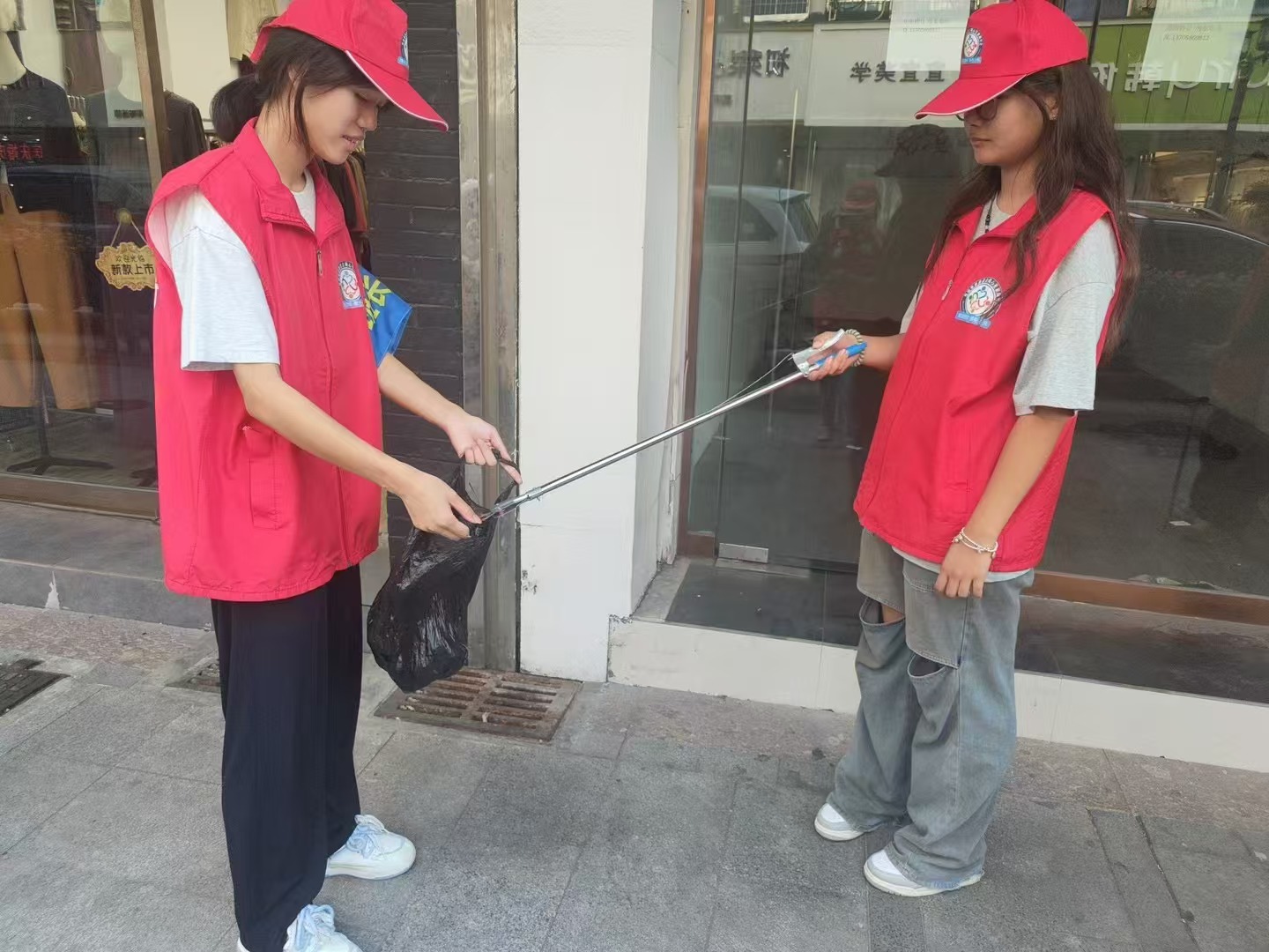 【大手拉小手 城市更美丽】（24N-4ND-330Z）    (3).jpg